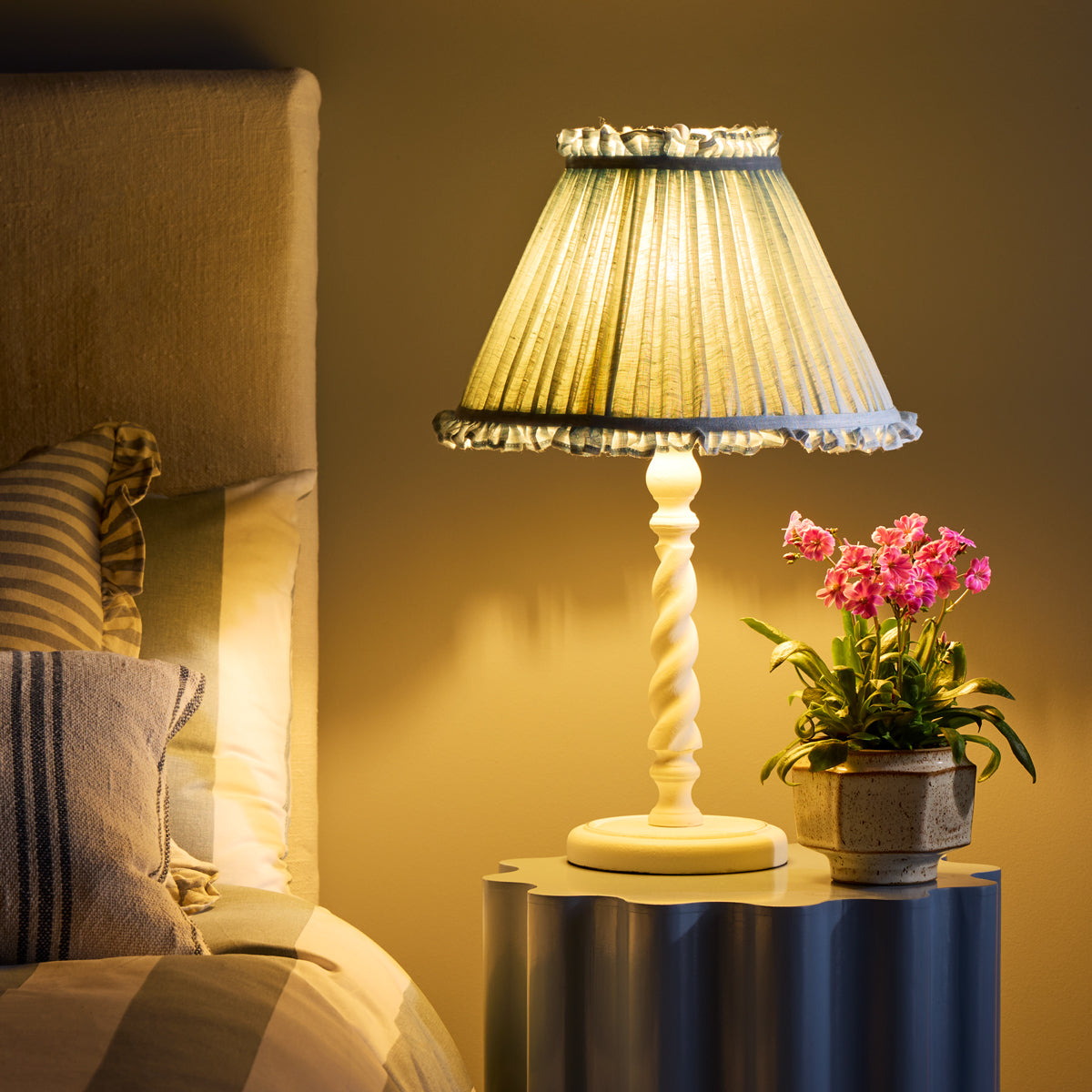 10 inch empire bloomer shade for cordless lamps in blue sky linen
