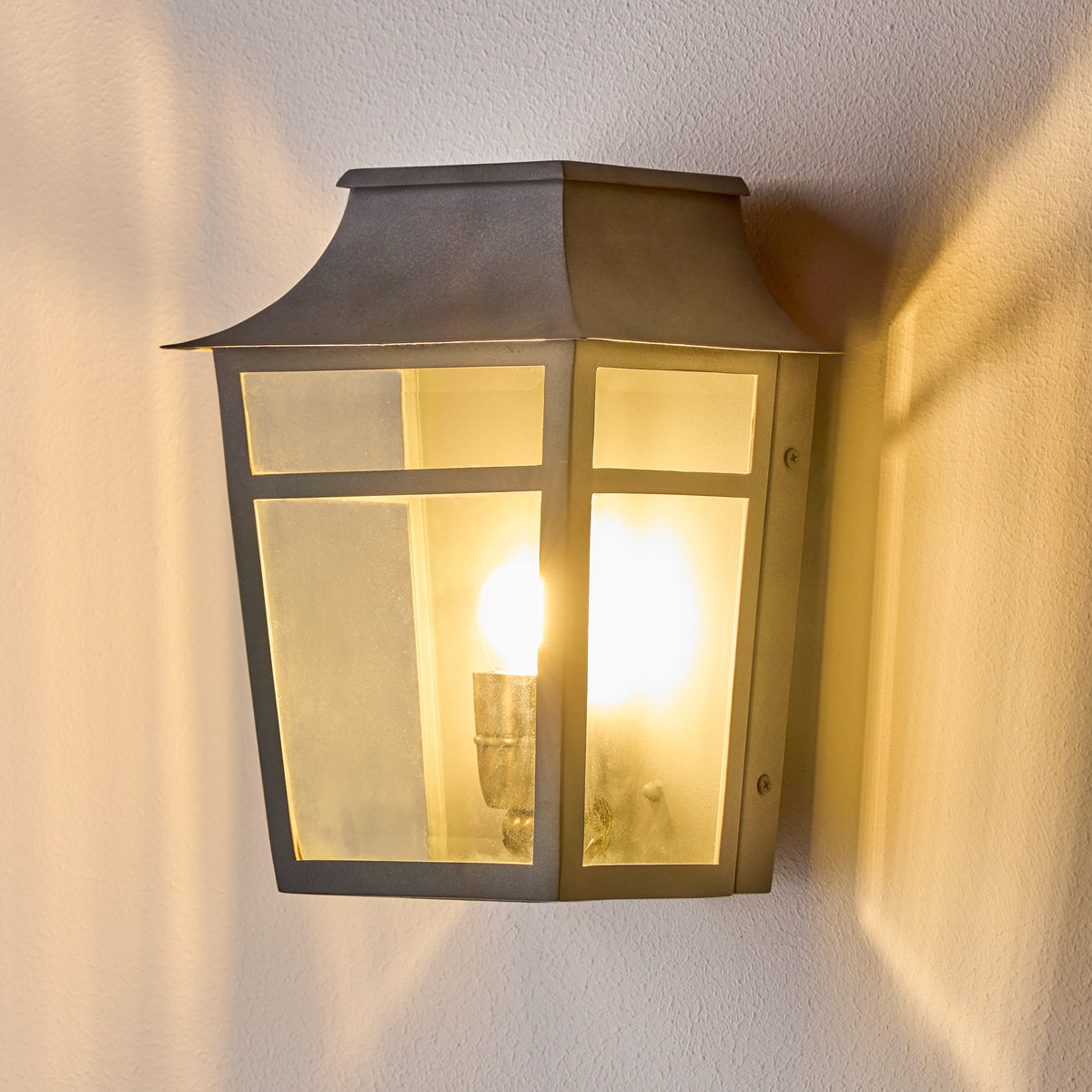 Majorelle wall sconce in gray
