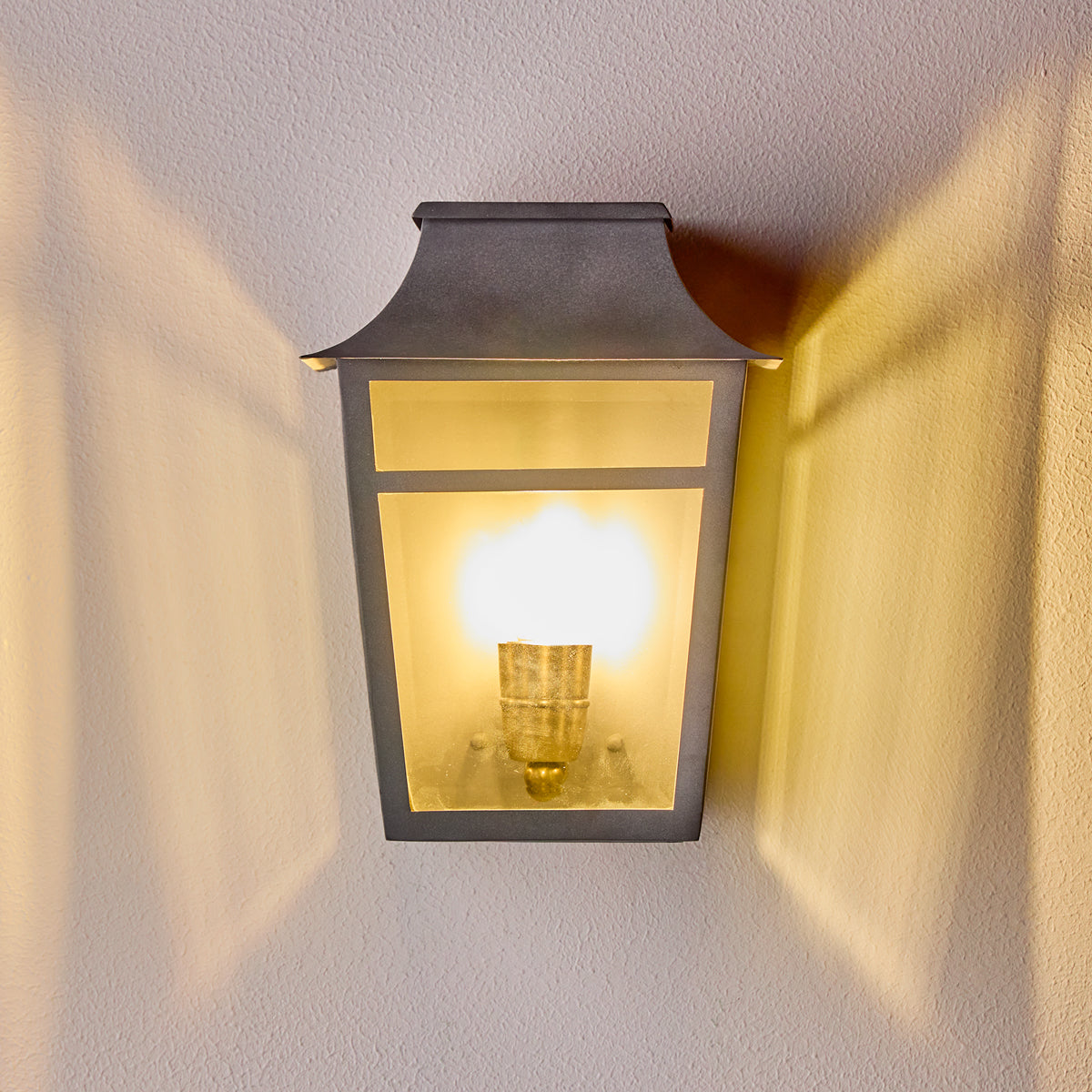 Majorelle wall sconce in gray